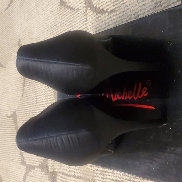 Anne Michelle black Heels - Picture 5 of 7